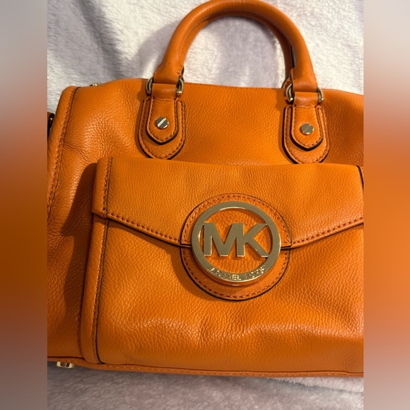 Michael Kors Orange Pebbled Leather Satchel with Adjustable Crossbody Strap EUC - Picture 6 of 16